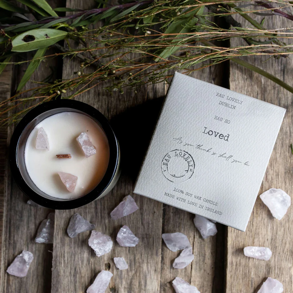 Eau Lovely So Loved Candle with Rose Quartz Gemstone - Image 2